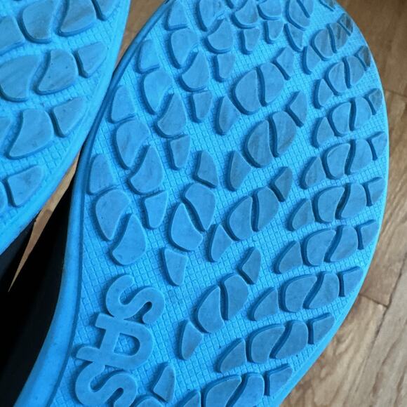 SAS SPORTY WOMEN’s SZ 9 M BLACK tennis Shoe Woth Blue Soles - 107 - Picture 15 of 16